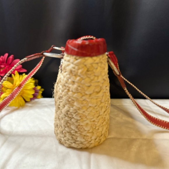 Rare Brighton Straw & Red Leather Trim Shoulder Bag w/Butterfly Magnetic Closure - Picture 3 of 16